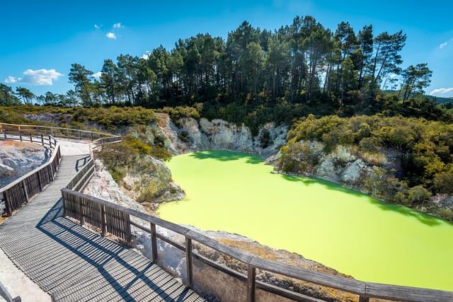 Devil's Bath Experience - Private Tour to Wai-O-Tapu & Lake Taupo - Photo 1 of 25